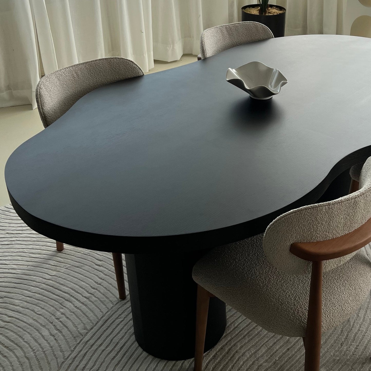 Bugatti eettafel - Como poot, zwart eiken - detailfoto