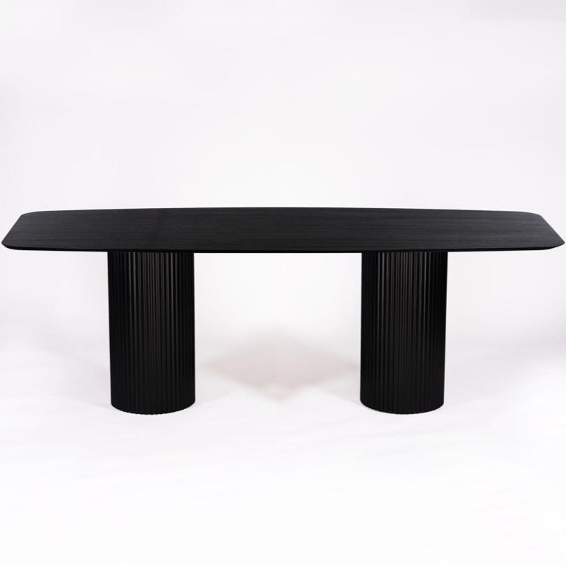 Danish ovale top tweety leg