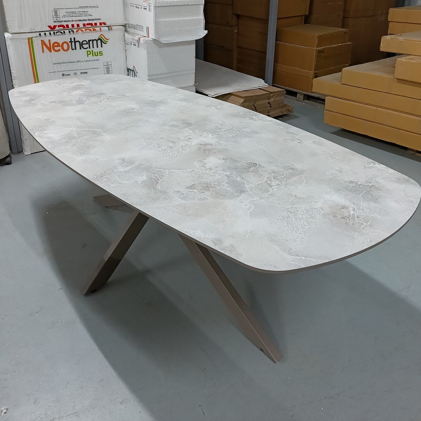 Danish Ovale eettafel – spiderpoot, zwart eiken