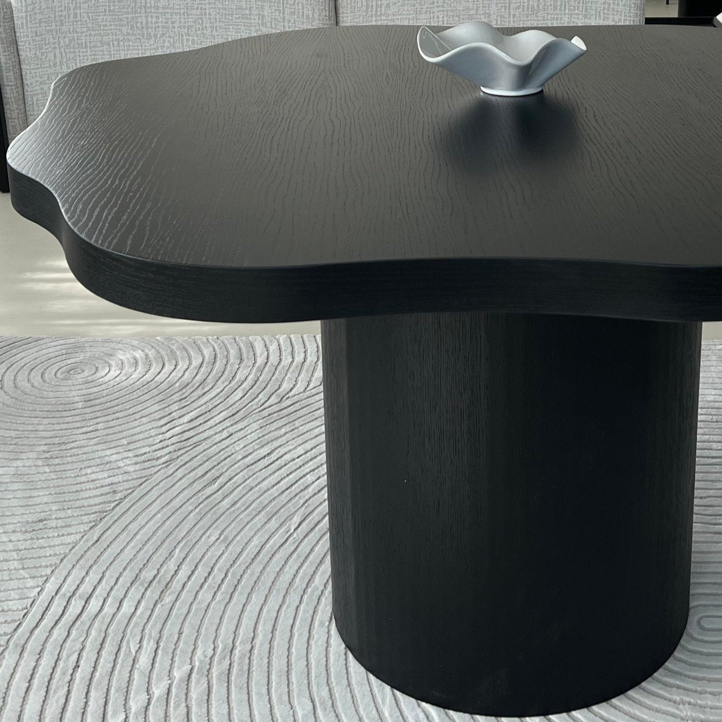 Bugatti round dining table