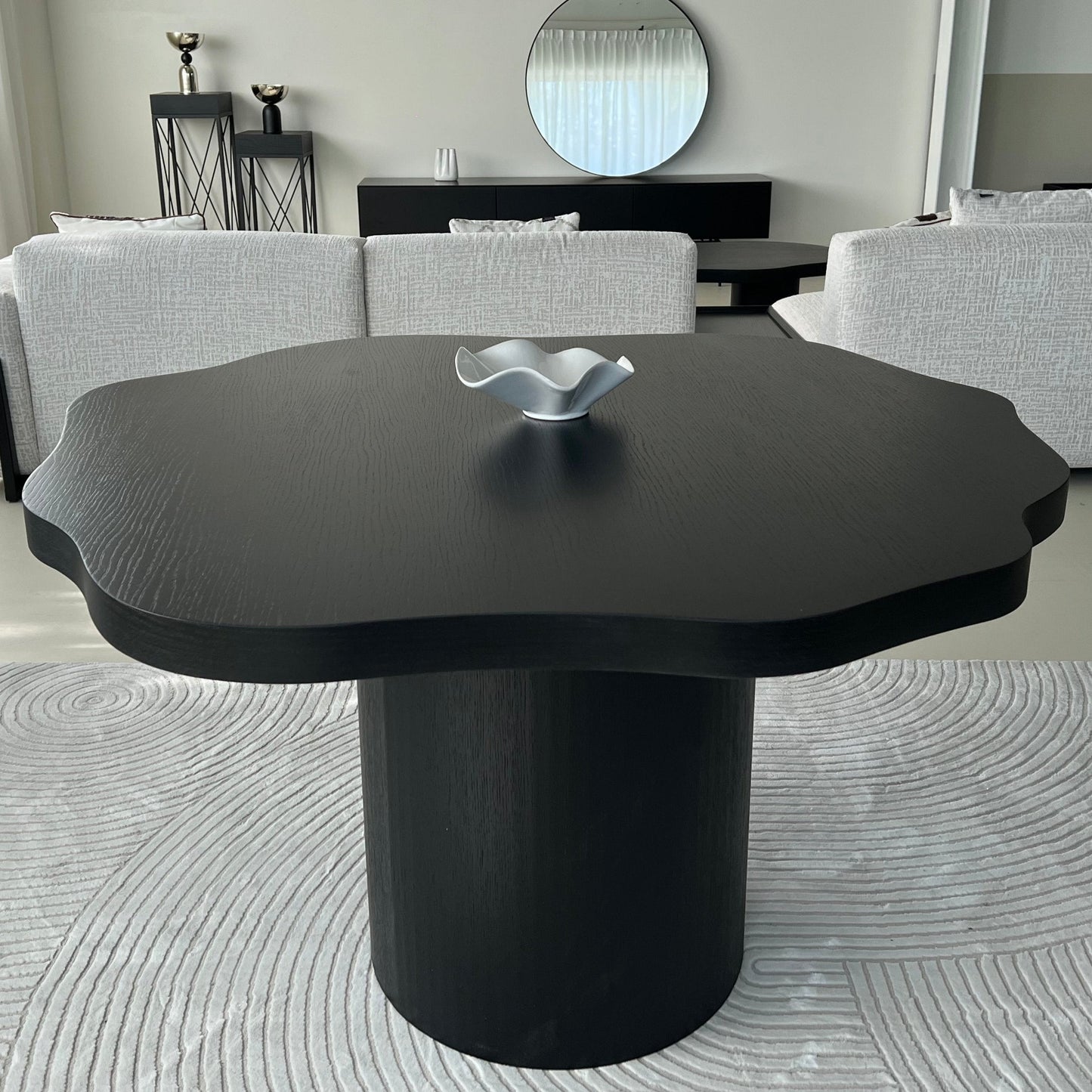 Bugatti round dining table
