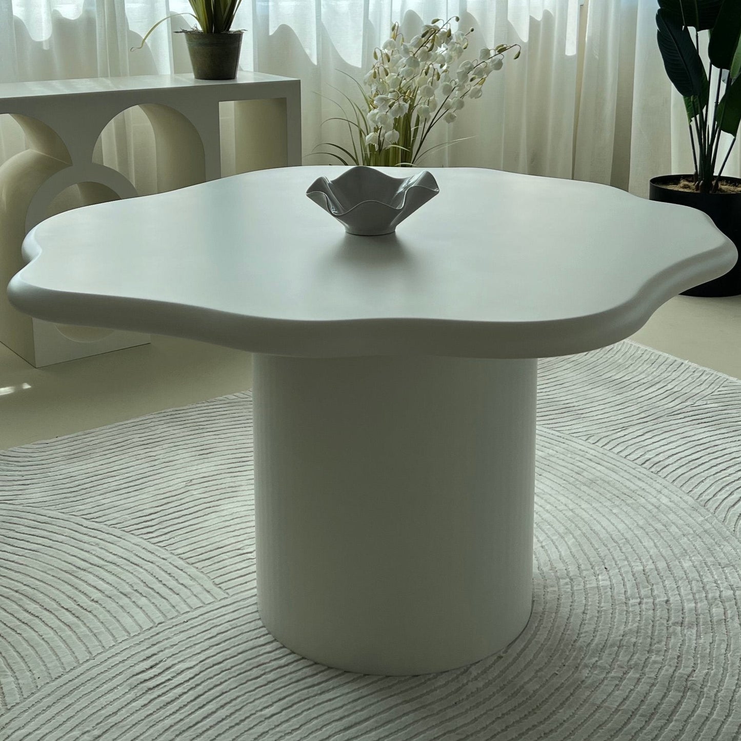 Ventana Dining Table