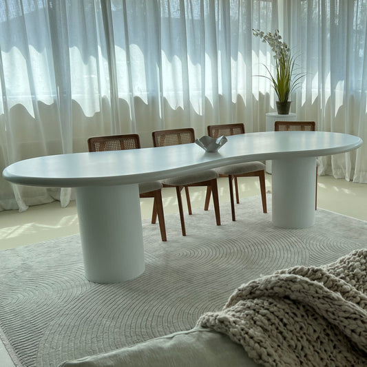 Santana dining table