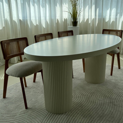 Datca top tweety leg dining table