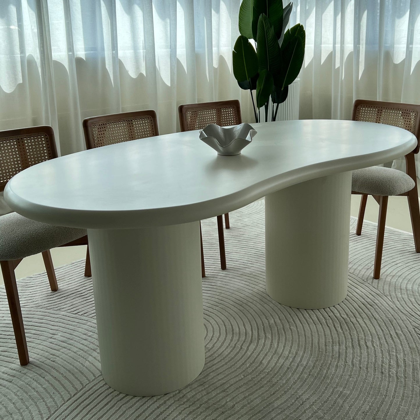 Fasulye dining table