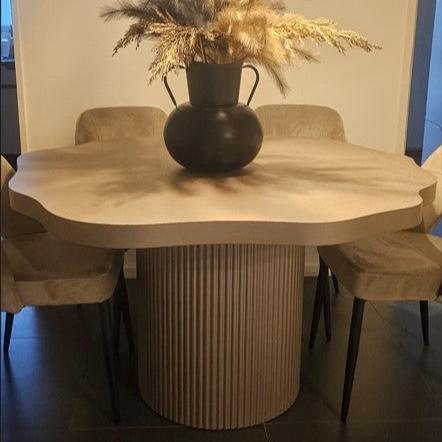 Bugatti round dining table tweety leg