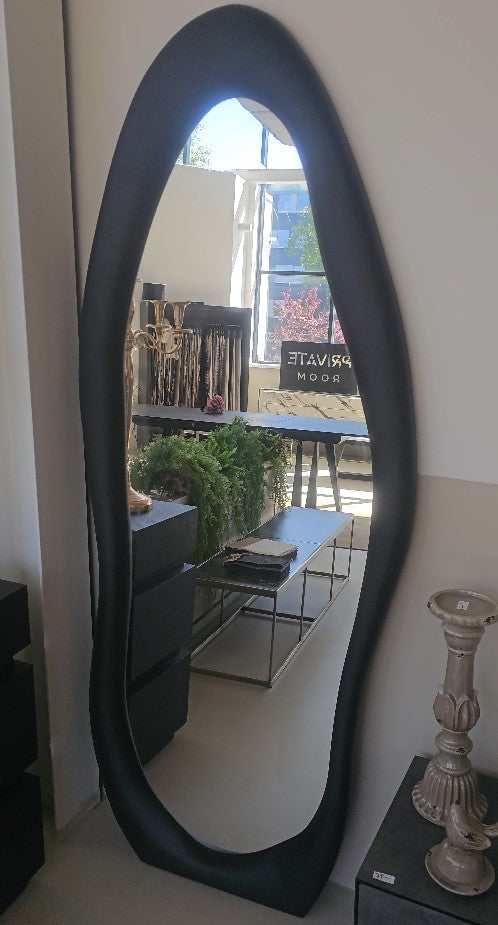 Isabella mirror