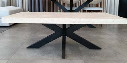 Rotterdam salontafel – spiderpoot, travertin HPL - sfeerfoto in interieur
