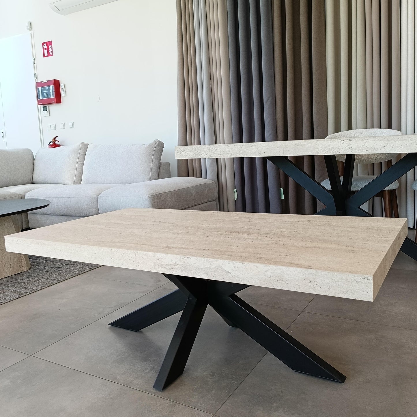 Rotterdam salontafel – spiderpoot, travertin HPL